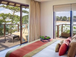 Anantara Kalutara Resort - Wohnbeispiel eines Master Bedroom mit Meerblick