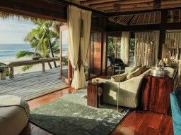 Sleeping in nature - The 11 spacious and individually designed villas offer plenty of space and stunning views of the ocean.