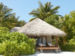 Alternative to the water villas - An alternative to the Water Villas are the very popular Beach Villas on the island, which offer plenty of privacy.