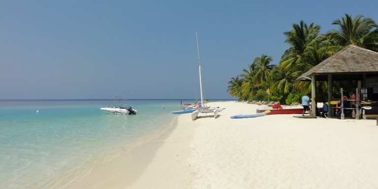 Strand auf Lily Beach - Entspannen Sie am rund um die Insel gelegenen Traumstrand.